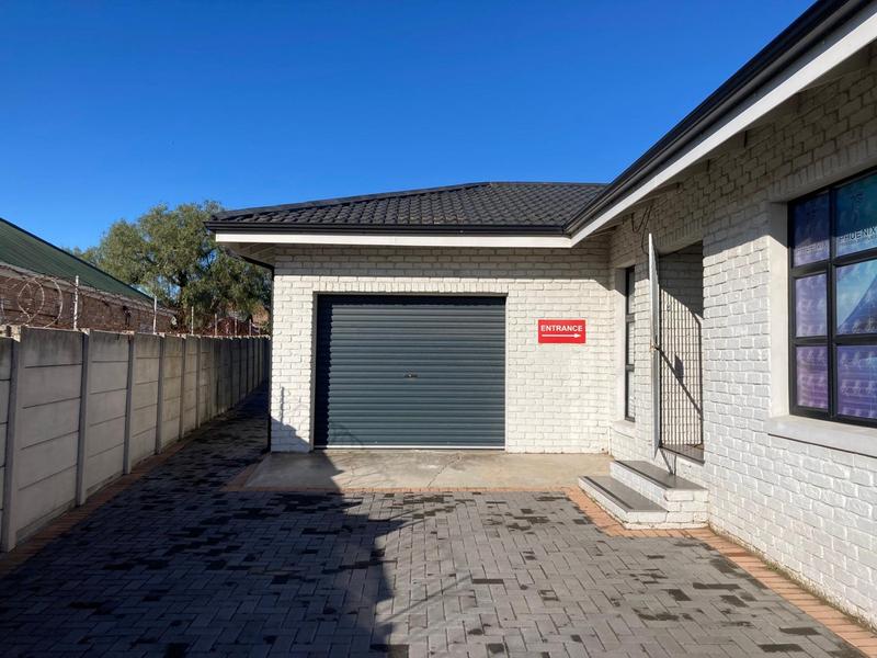 To Let Commercial Property for Rent in Westering Eastern Cape